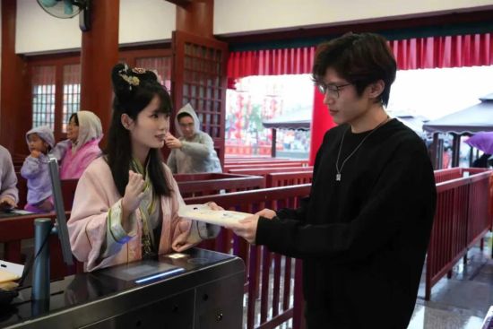 �D�鹤���ˆT�ڞ��οͰl(f��)��������