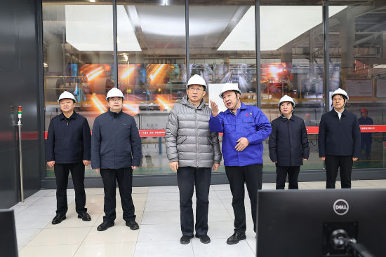 ��һ��������ʡί��ӛ������(l��i)��λ�����(y��ng)�h���н���(���(y��ng))����Դ���޹�˾���{(di��o)�й���a(ch��n)�I(y��)�l(f��)չ��r��ӛ�߶����z