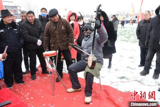 �ķ�ˇ����s�����硱 �����R�֕�(sh��)��(hu��)ѩ���_(k��i)ǻ